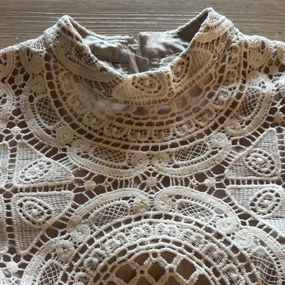 Chic Lace Long Sleeve Dress in Cream size 14 girls - Picture 3 of 7